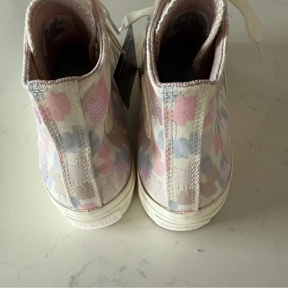 NIB Converse Chuck Taylor All Star Lift printed Sneakers in Artic Size: 6
